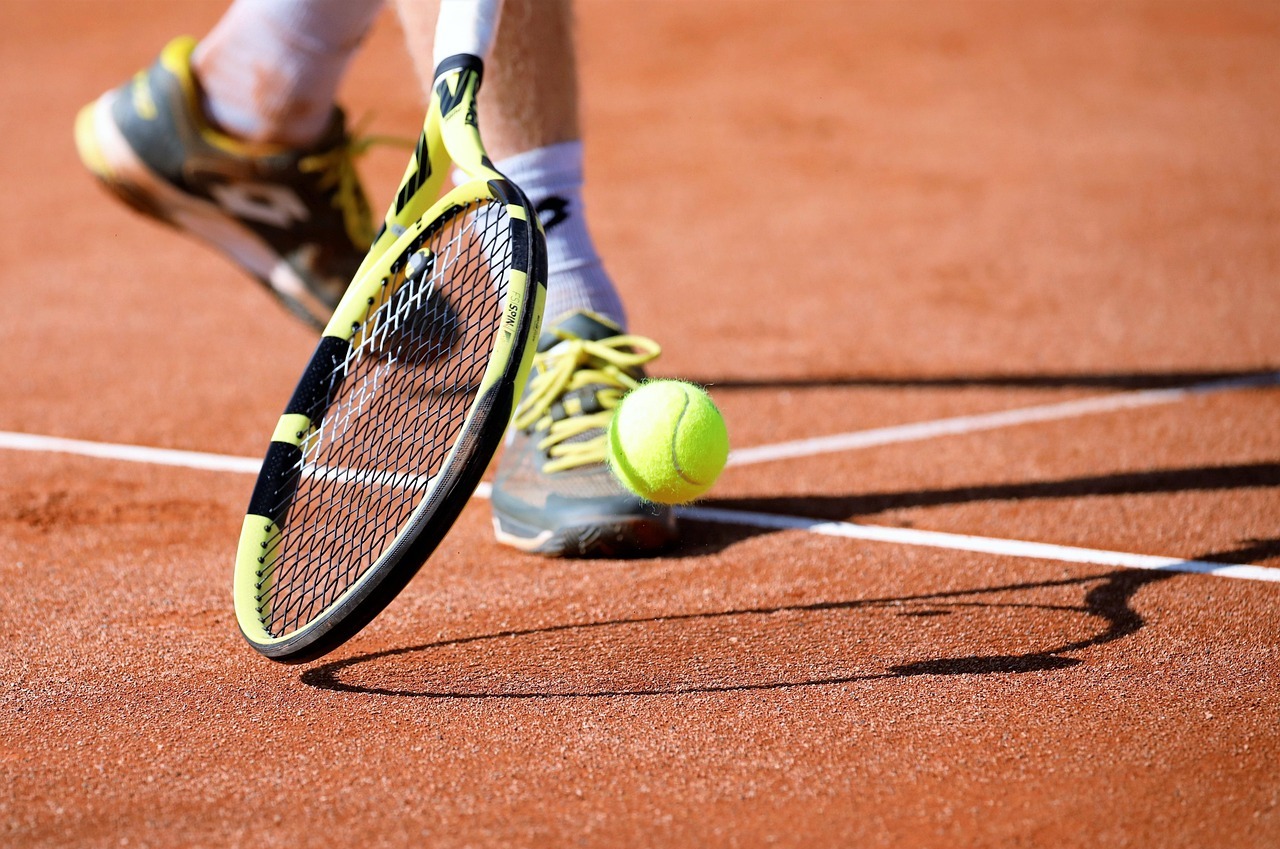 Pourquoi jouer au tennis à Roland‑Garros ou en amateur sous 35 °C est un défi physiologique